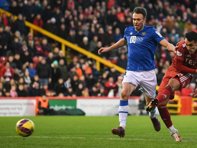 Bojan Miovski missed three good chances for Aberdeen against St Johnstone.