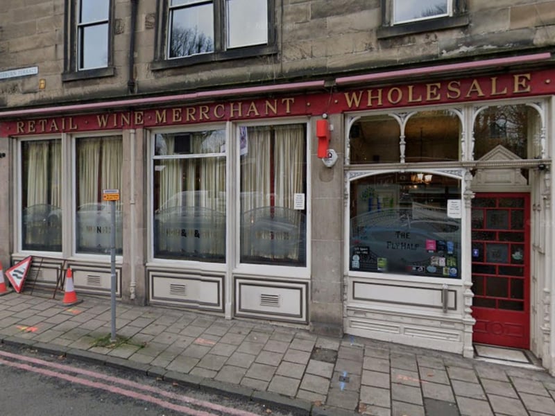 Barstaff at the Roseburn are sure to have a few dog biscuits to hand when you visit the pub that has been serving Edinburgh drinkers since 1880.