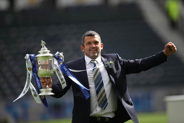 Callum Davidson celebrates with the Scottish Cup after St Johnstone's 1-0 win against Hibs