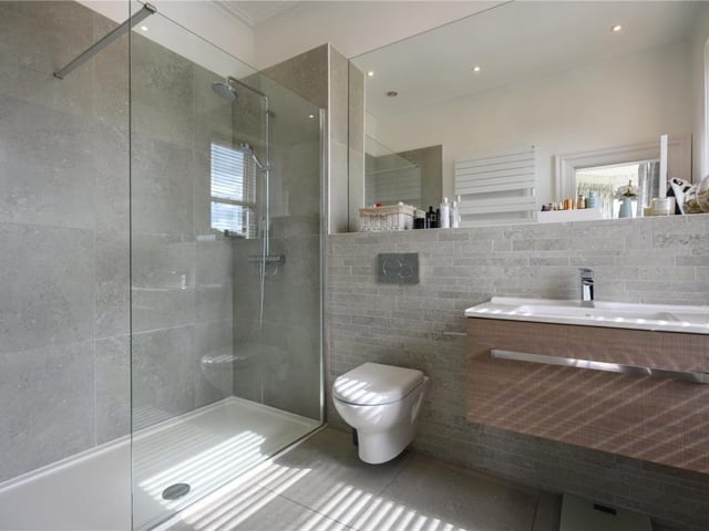 En-suite shower room.