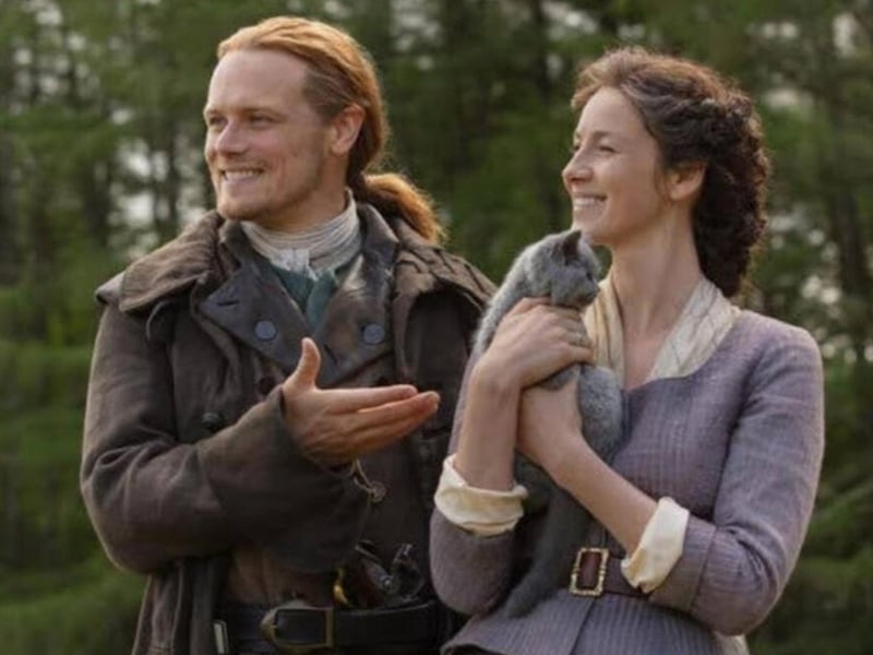 Speaking Gaelic, Jamie used the phrase “mo nighean donn” when referring to his wife Claire. If we translate the phrase we get “my brown haired lass” in reference to her striking brunette locks. Pronounce it by saying “mo-neein-down”.