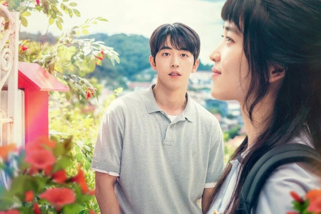 In an era when teen dreams seem too far out of reach, a young fencer follows her heart and meets a man who is determined to rebuild his life. Written by Kwon do-eun, Twenty One Twenty Five is one of the highest-rated dramas in Korean cable television history. If you're looking for something with a big heart and a feel good tale, this is the series for you.