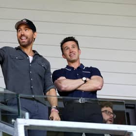 Hollywood star Ryan Reynolds has sent a good luck message to Wales’ World Cup squad.