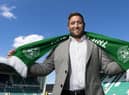Lee Johnson waves the scarf but there weren't too many ither first-day cliches when he took over at Hibs