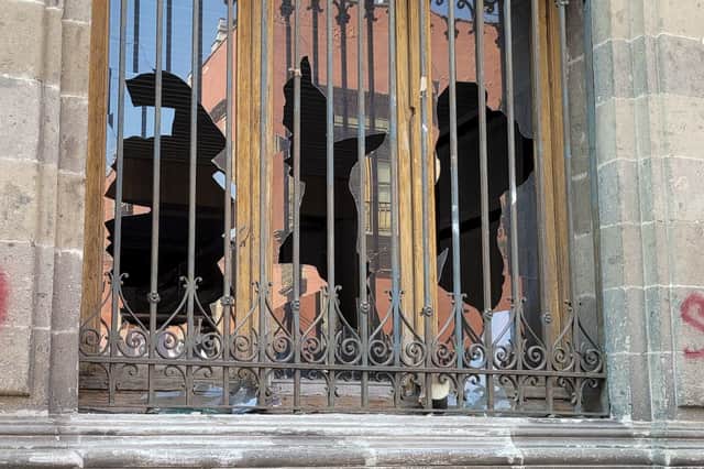 The 'broken window' theory of crime suggests minor crimes lead to bigger ones (Picture: Ivan Castaneira/AFP via Getty Images)