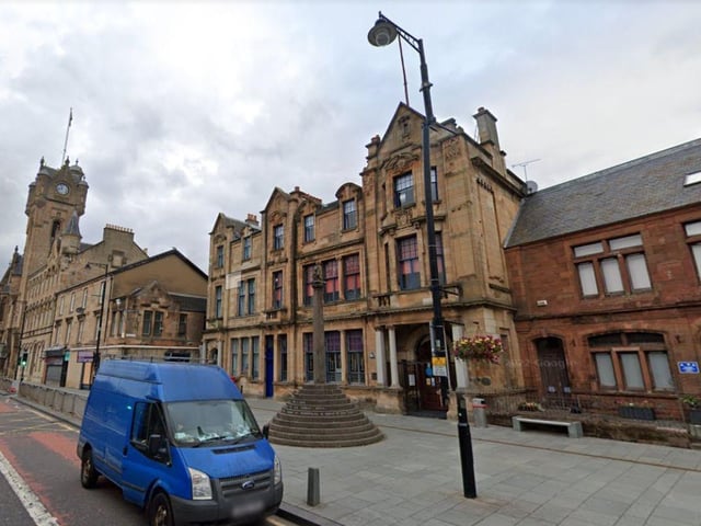 The South Lanarkshire town of Rutherglen has a population of 30,950.