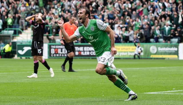 Christian Doidge scored for Hibs in the 3-2 defeat by St Mirren.