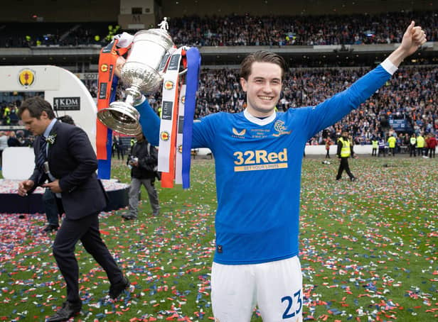 Scott Wright with the Scottish Cup.  (Photo by Alan Harvey / SNS Group)