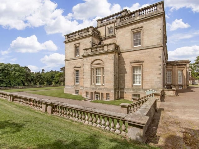 Entrance to flat.