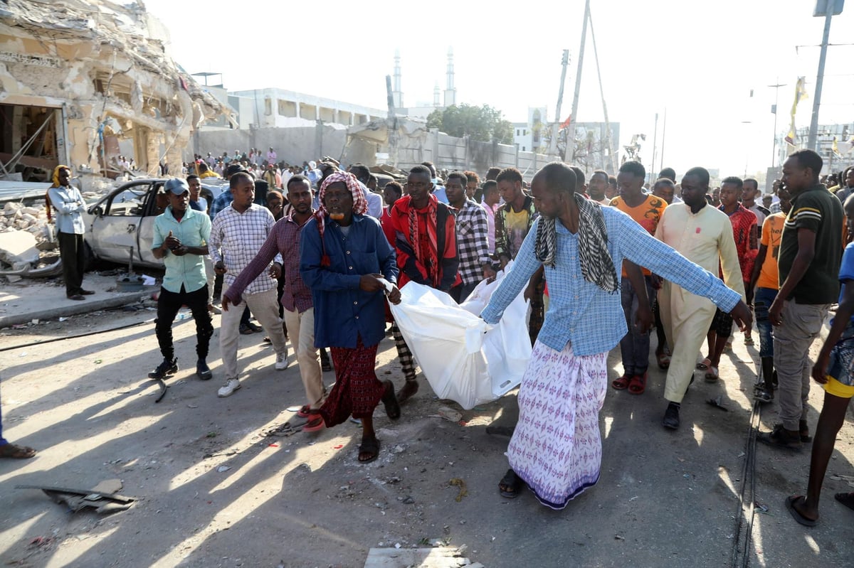 At least 100 killed in Mogadishu car bombings, says Somalia’s president
