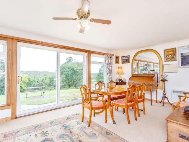 Sitting room.