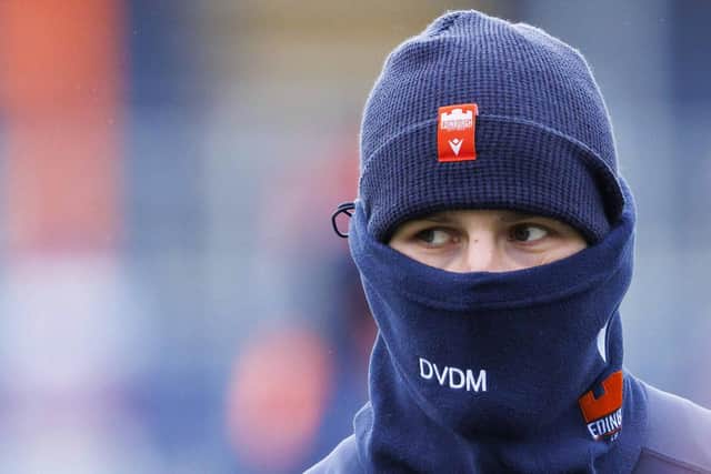 Duhan van der Merwe wraps up during an Edinburgh training session at Hive Stadium. (Photo by Mark Scates / SNS Group)