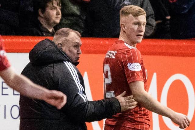 Aberdeen's Ross McCrorie leaves the field after being sent off in the 3-1 defeat to St Mirren at Pittodrie. (Photo by Ross Parker / SNS Group)