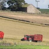 Nuair a thig e gu poileasaidhean a bhios toirt taic dha obair àiteachais san àm ri teachd, chan eil dol as air nach bidh barrachd cuideam dha chur air an àrainneachd.
