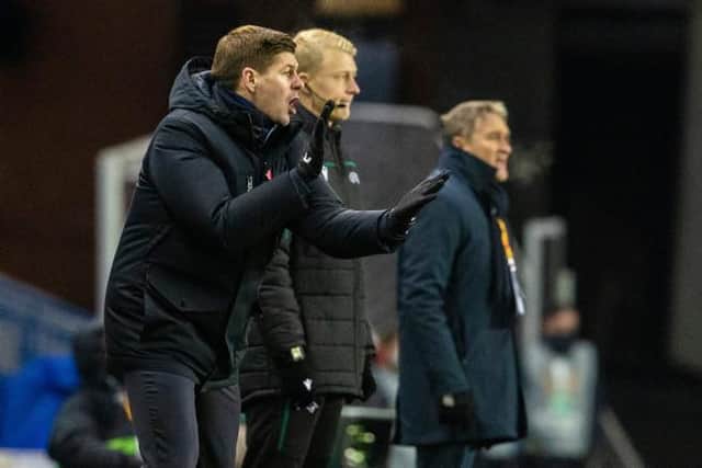 Rangers manager Steven Gerrard urges on his players during their 3-2 Europa League win against Standard Liege at Ibrox. (Photo by Alan Harvey / SNS Group)