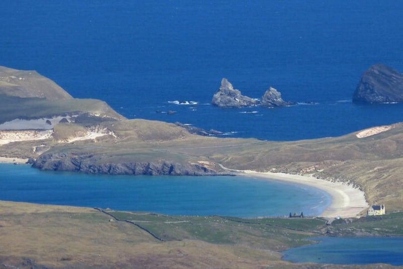 Of the Durness Beaches it has been said that Balnakeil and Sangomore are the most accessible. Balnakeil Beach has large dunes with white sands and can be found near Cape Wrath in the very north of the country.