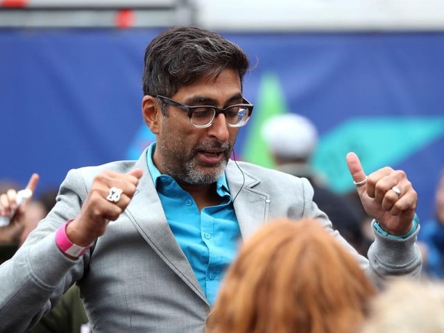 Best known as Navid from Still Game, Sanjeev Kohli will ring up £21.50 on the till for either an autograph or a picture.