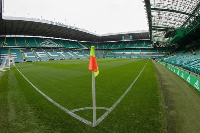 Celtic have completed the signing of South Korean winger Hyun-jun Yang.