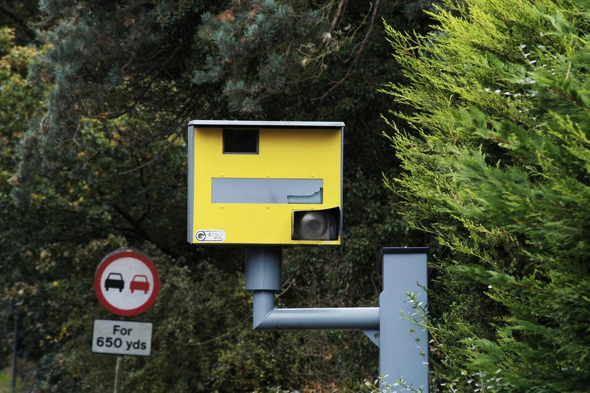 Speed camera warning gadget down to £27 and saves drivers from 'points on licence and insurance hikes'