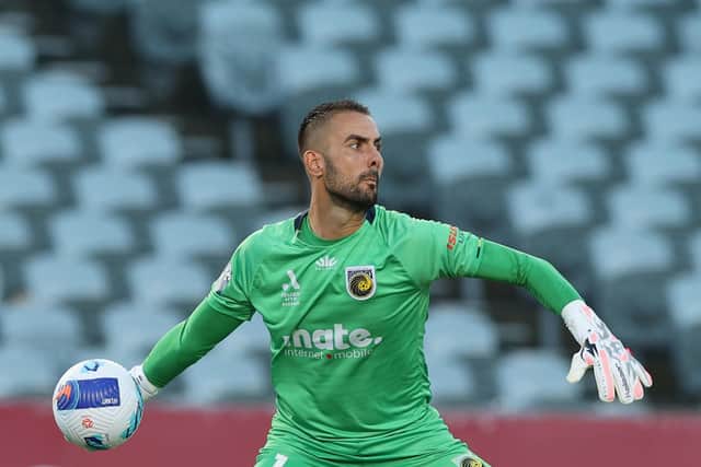 Dundee United are set to sign Australian goalkeeper Mark Birighitti from Central Coast Mariners. (Photo by Ashley Feder/Getty Images)