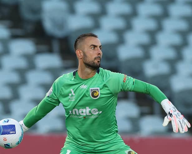Dundee United are set to sign Australian goalkeeper Mark Birighitti from Central Coast Mariners. (Photo by Ashley Feder/Getty Images)
