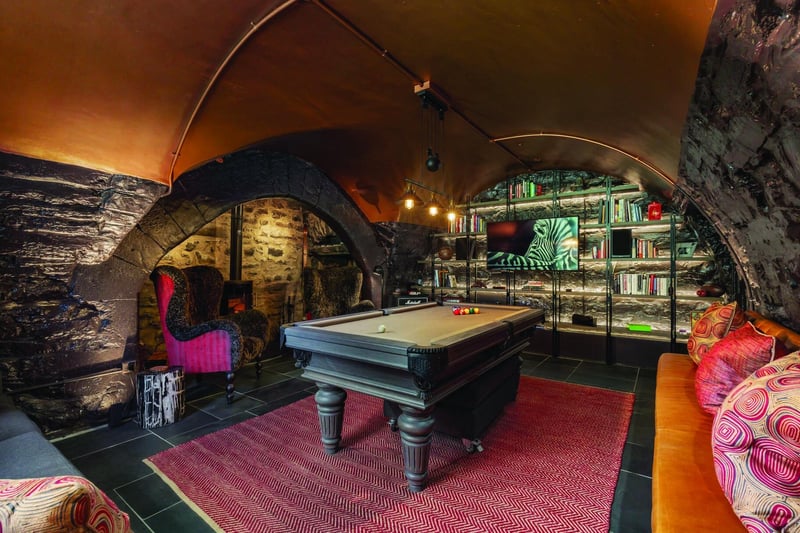An entertainment area was added on the lower ground floor with games’ room, bar, gym, cinema and a bedroom.