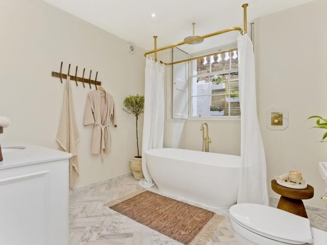 Family bathroom.