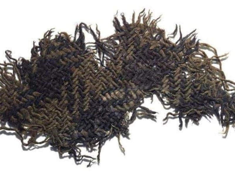 With an estimate of over 4,500 tartans in existence, new tartans can be registered with the Scottish Register of Tartans. The oldest tartan ever found in Scotland was found buried in a pottery jar in Falkirk and filled with Roman-era coins and was made of sheep’s wool.