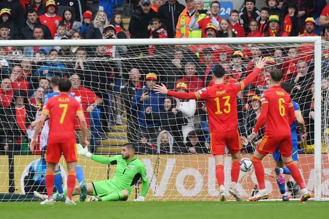 Gareth's Bale free-kick was directed into the net. (Photo by Shaun Botterill/Getty Images)