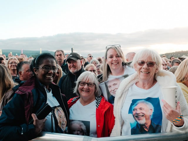Fans at Summer Sessions