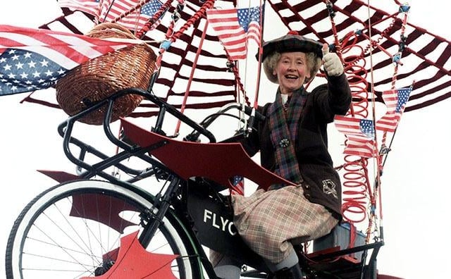The them song for tartan clad Super Gran (played by Scottish actor Gudrun Ure) was written and sung by Billy Connolly. Based on a grandmother with super powers, the show was filmed in the north of England.