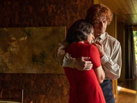 Outlander Season 6 recap: Claire and Jamie share a hug in Outlander Season 5 (Outlander Starz)