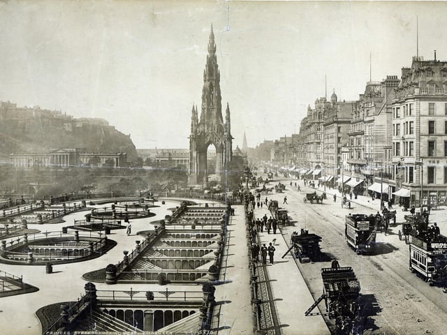 Built in 1875, the original Waverley Market featured an attractive and symmetrically laid out roof garden with an abundance of plants and flowers and places to sit. It was demolished a century later for the current shopping centre.