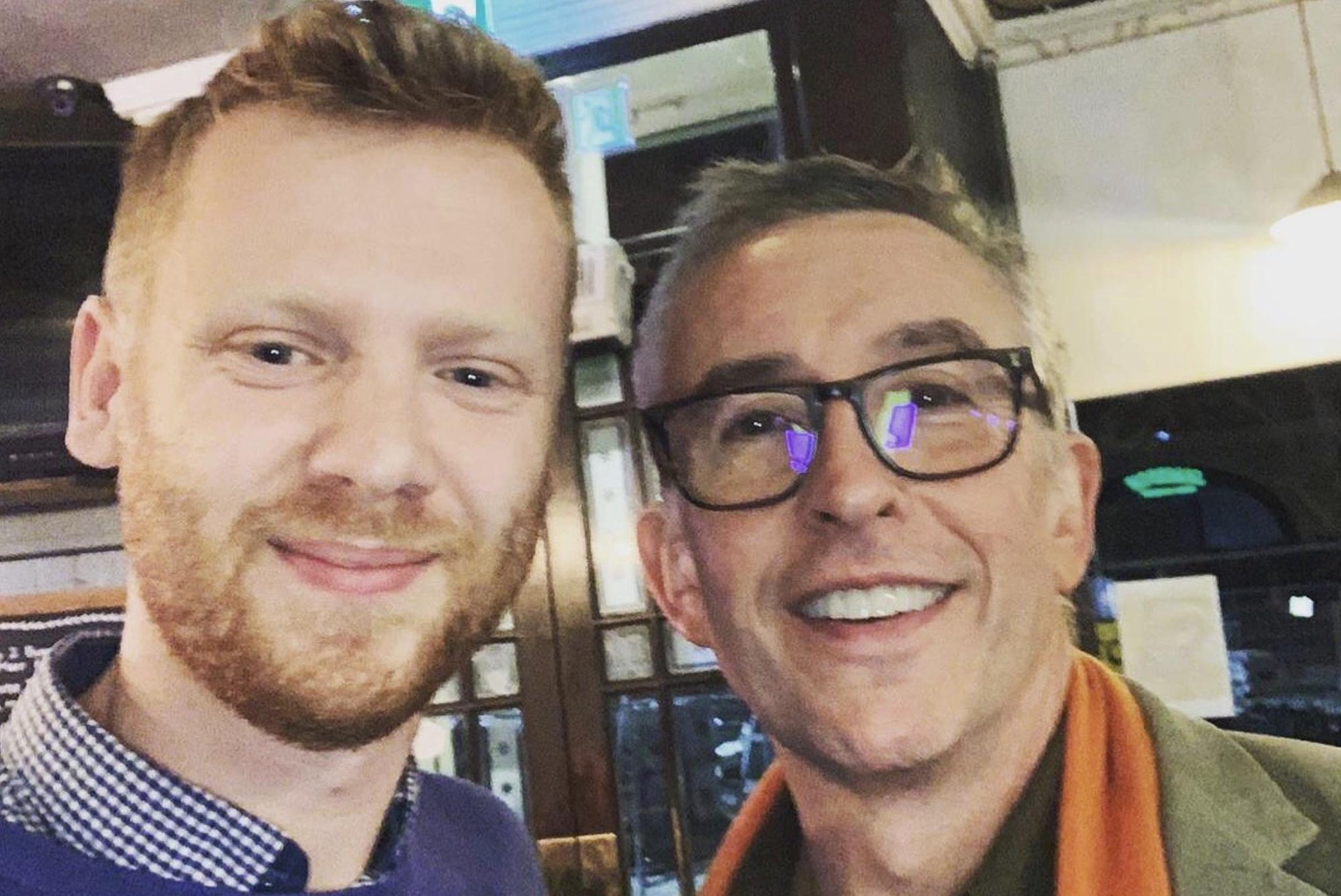 Steve Coogan drops into Edinburgh pub for a pint after Capital performance