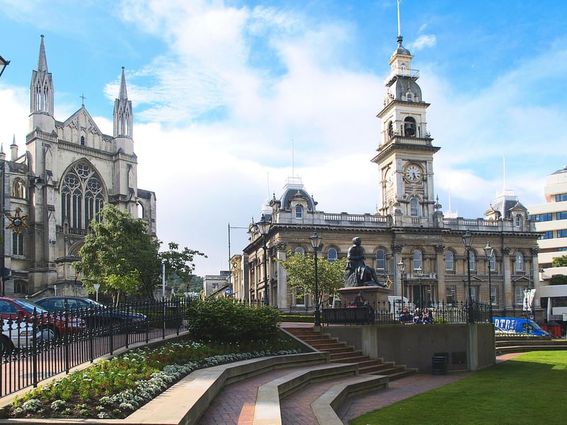 Dunedin is a city in New Zealand which can be found at the head of Otago Harbour on the South Island’s southeast coast. Its name ‘Dunedin’ is derived from the Scottish Gaelic for Edinburgh which is ‘Dùn Èideann’.