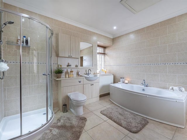 Master bedroom en-suite.