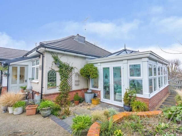 You can see here how much of a bonus the sizeable conservatory is.
