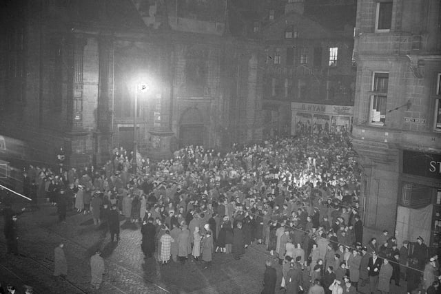 Crowds await the bells at the Tron in 1955.