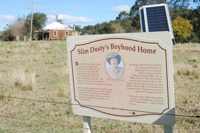 Slim Dusty was born in Kempsey, New South Wales, Australia, and spent his young years singing away on a dairy ranch.