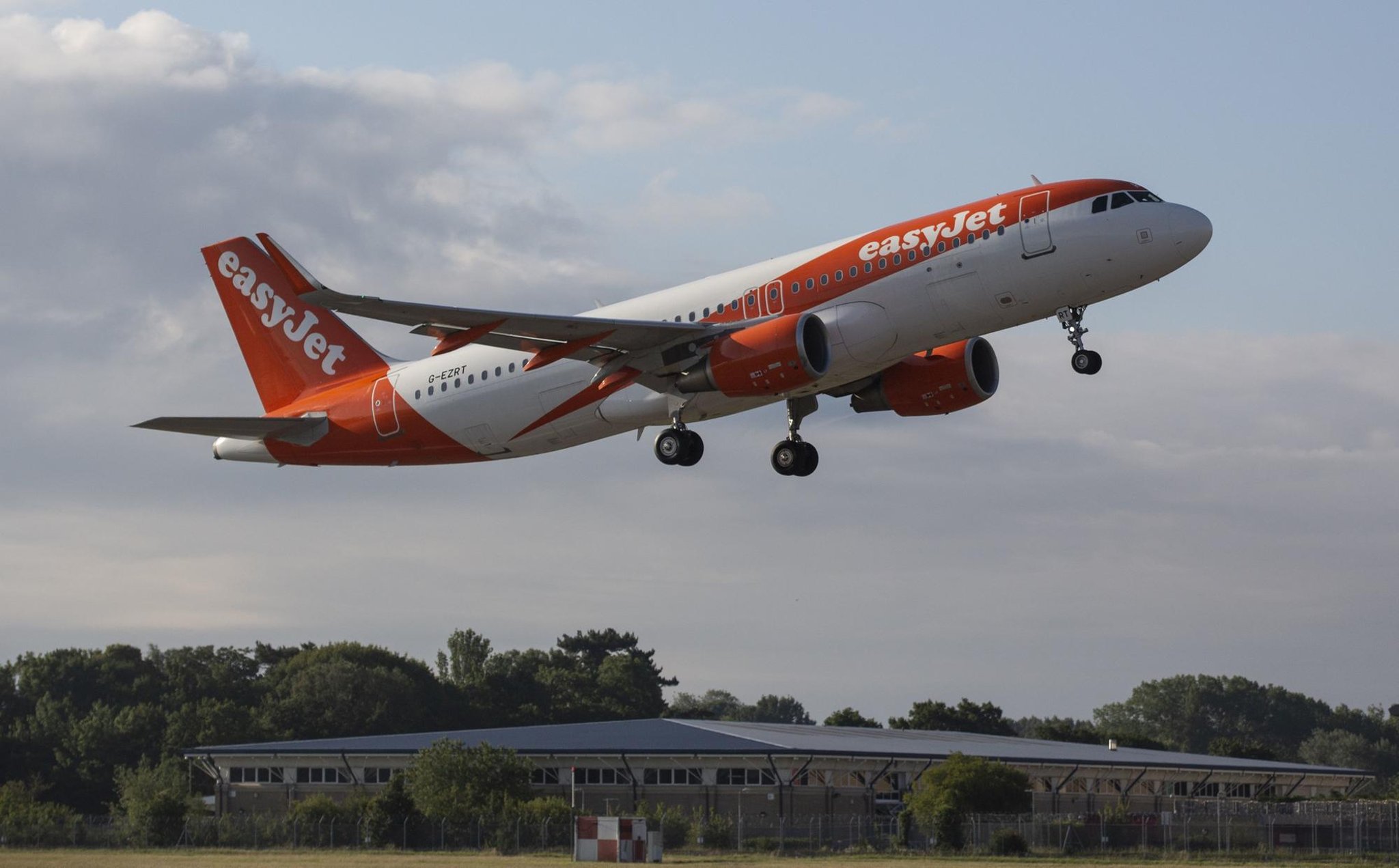Covid Scotland: Which airlines no longer require face masks after EasyJet face masks update