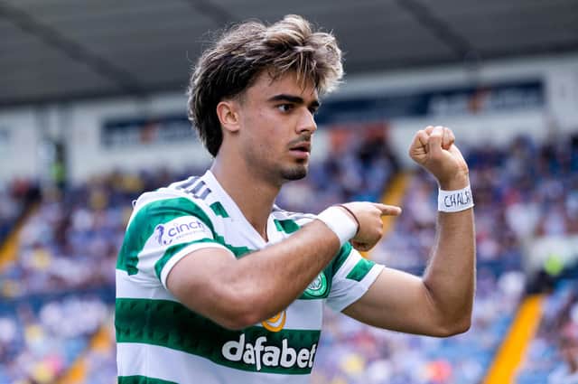 Celtic's Jota points to wrist band bearing Benfica mentor Fernando Chalana's name after putting his side 2-0 up with stunning strike (Photo by Craig Williamson / SNS Group)