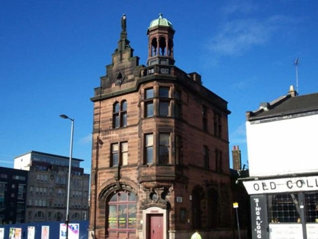 Constructed in 1895, the former British Linen Bank building is a prime example of Glasgow architecture from the late Victorian period. Talks are in progress to find a new use for the building, which stands in a poor state of repair.