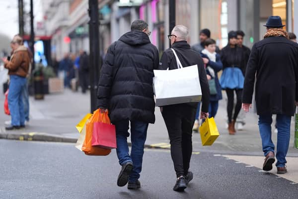 Last-minute Christmas shoppers might have been out in force but sales across the crucial golden trading quarter were flat.