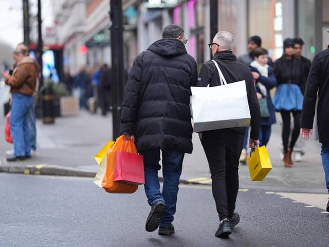 Last-minute Christmas shoppers might have been out in force but sales across the crucial golden trading quarter were flat.