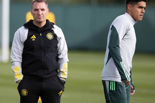 Celtic manager Brendan Rodgers with new signing Luis Palma during a training session at Lennoxtown. (Photo by Alan Harvey / SNS Group)