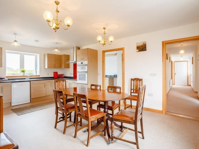 Dining kitchen.