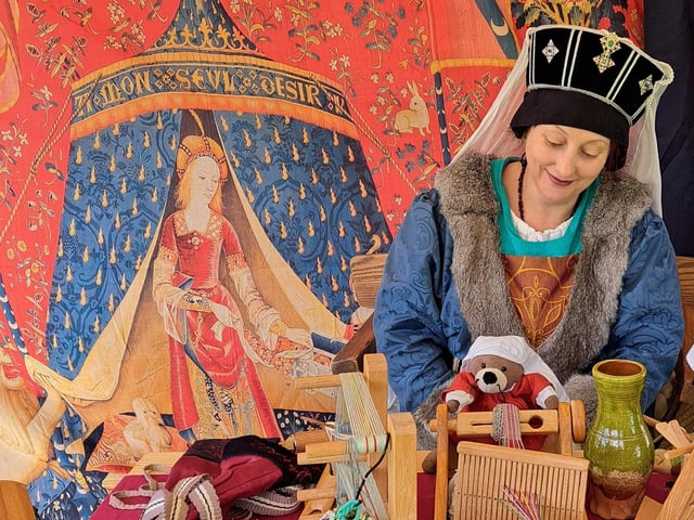Being taught the box loom