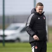 Aberdeen boss Barry Robson believes all the pressure is on Hearts when the teams meet on Saturday.  (Photo by Paul Devlin / SNS Group)