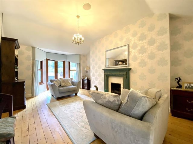 Sitting room.