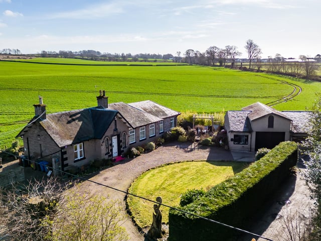 What is it? A former school, built in 1841, that has been upgraded to a beautifully presented four-bedroom detached ranch-style home in a desirable semi-rural location, yet within comfortable reach of all of the excellent amenities and attractions of nearby Dundee.